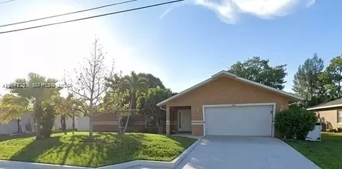 1925 SE Floresta Dr, Port Saint Lucie, FL 34983