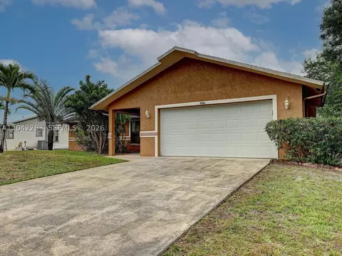 1925 SE Floresta Dr, Port Saint Lucie, FL 34983