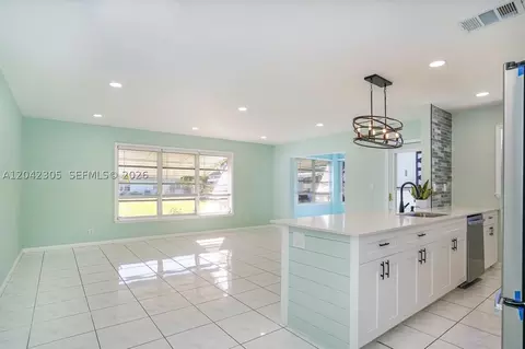 560 High Point Dr #D, Delray Beach, FL 33445
