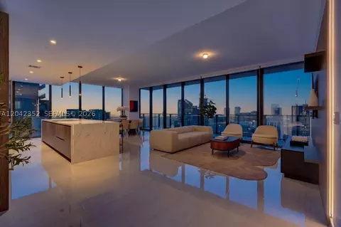 20 NE 11th St #6003, Miami, FL 33132
