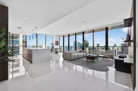 20 NE 11th St #6003, Miami, FL 33132