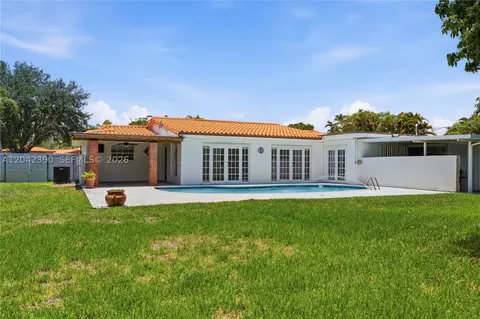 Exterior - 8197 W 14th Ct, Hialeah, FL 33014 photo 4 of 10
