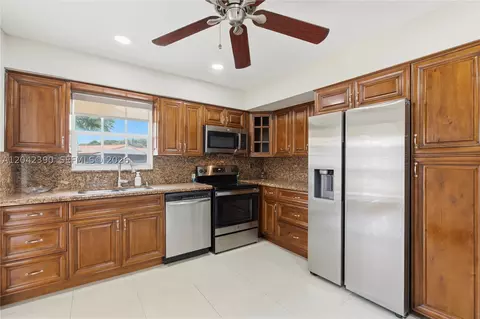Kitchen - 8197 W 14th Ct, Hialeah, FL 33014 photo 1 of 3