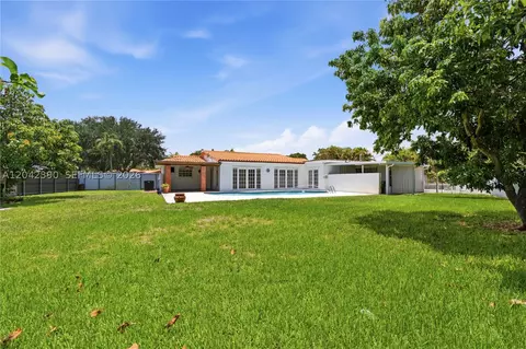 Exterior - 8197 W 14th Ct, Hialeah, FL 33014 photo 6 of 10