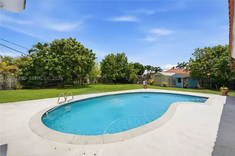 Exterior - 8197 W 14th Ct, Hialeah, FL 33014 photo 9 of 10