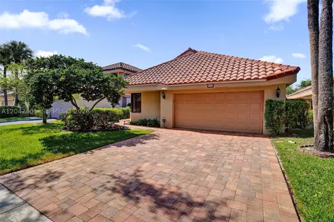 9355 NW 18th Pl, Plantation, FL 33322