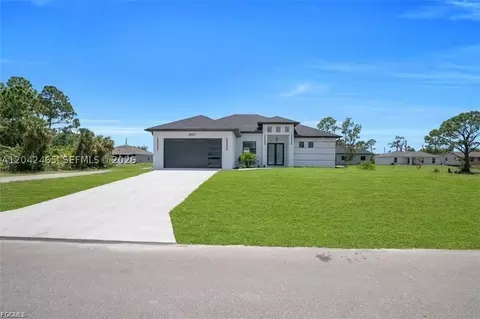 3901 3rd St SW, Lehigh Acres, FL 33976