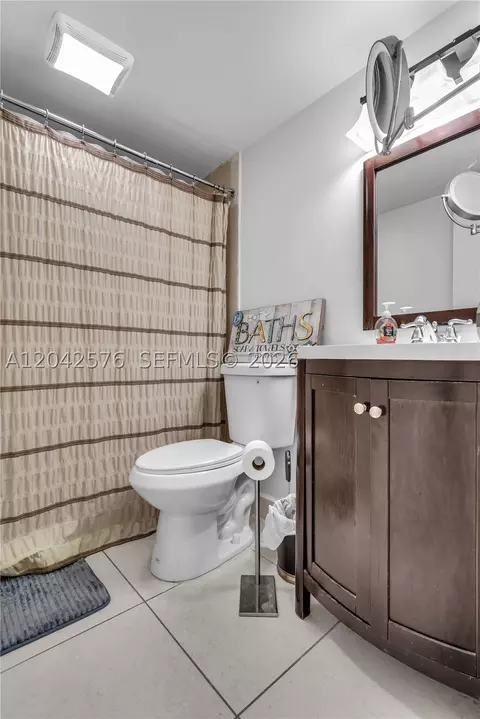 Bath - 17530 NW 68th Ave #C2003, Hialeah, FL 33015 photo 2 of 2