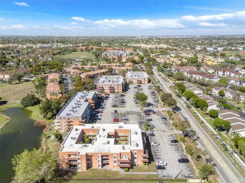 View/Area - 17530 NW 68th Ave #C2003, Hialeah, FL 33015 photo 4 of 8