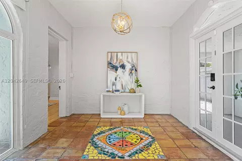 1209 La Mancha Ave, Coral Gables, FL 33134