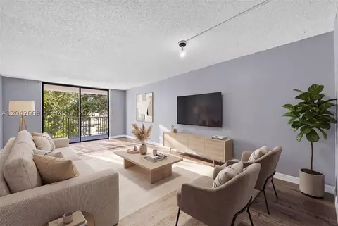 6190 Woodlands Blvd #316, Tamarac, FL 33319