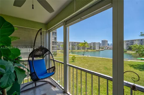2851 Leonard Dr #J210, Aventura, FL 33160