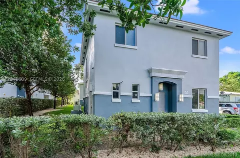 2732 SW 26 St #2732, Miami, FL 33133