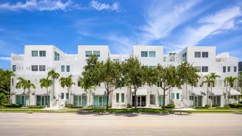 710 NE 3rd Ave, Fort Lauderdale, FL 33304