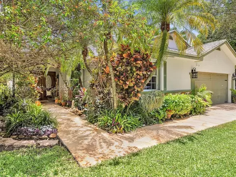 15045 SW 138th Pl, Miami, FL 33186