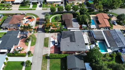 View/Area - 11512 NW 58th Ave, Hialeah, FL 33012 photo 4 of 7