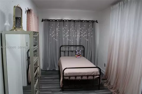 Bedroom - 11512 NW 58th Ave, Hialeah, FL 33012 photo 2 of 10