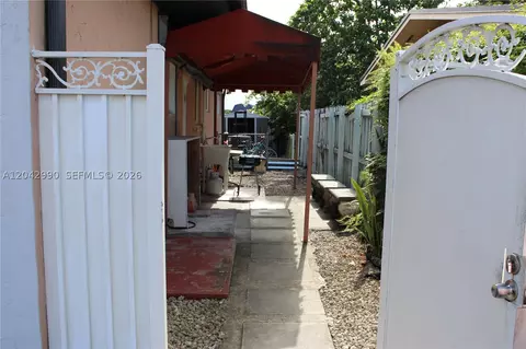 Exterior - 11512 NW 58th Ave, Hialeah, FL 33012 photo 3 of 9