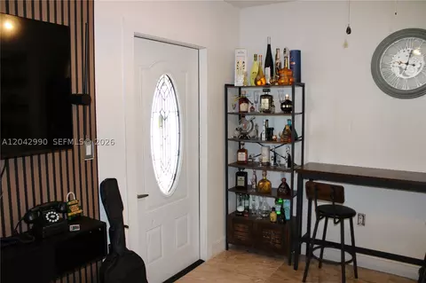 Entry Way - 11512 NW 58th Ave, Hialeah, FL 33012 photo 4 of 5