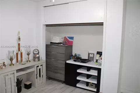 Bedroom - 11512 NW 58th Ave, Hialeah, FL 33012 photo 9 of 10