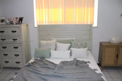 Bedroom - 11512 NW 58th Ave, Hialeah, FL 33012 photo 5 of 10