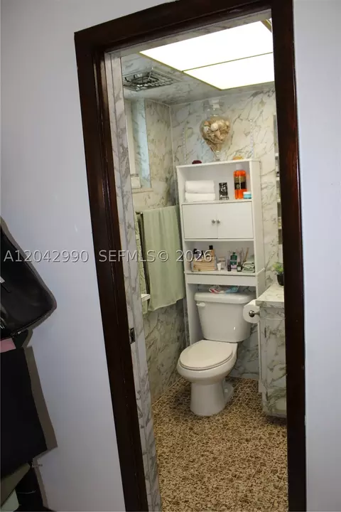 Bath - 11512 NW 58th Ave, Hialeah, FL 33012 photo 3 of 3