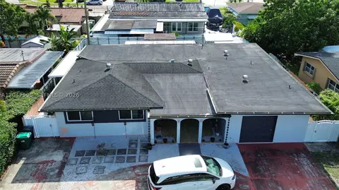View/Area - 11512 NW 58th Ave, Hialeah, FL 33012 photo 2 of 7
