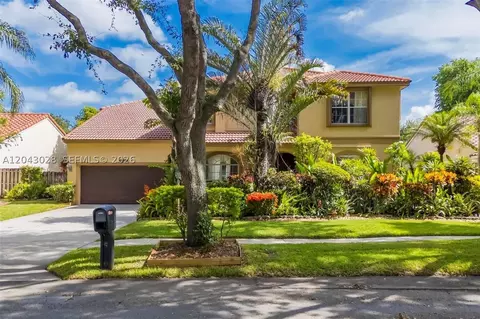 10777 Charleston Pl, Hollywood, FL 33026