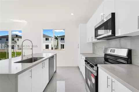 22555 SW 125th Ave #13A, Miami, FL 33170