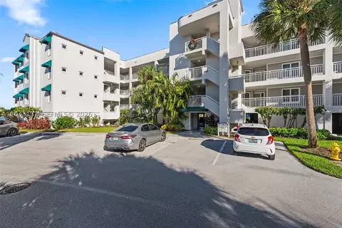 Exterior - 145 NEdgewater Dr #4105, Stuart, FL 34996 photo 8 of 11