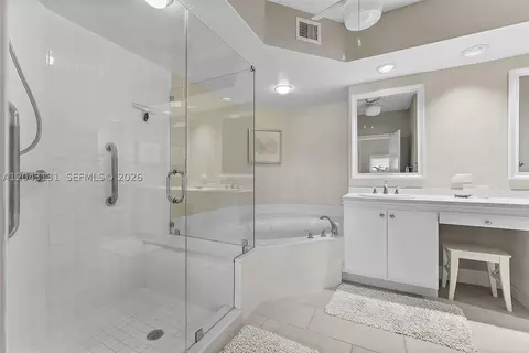 Bath - 145 NEdgewater Dr #4105, Stuart, FL 34996 photo 1 of 4