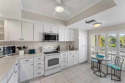 Kitchen - 145 NEdgewater Dr #4105, Stuart, FL 34996 photo 1 of 4