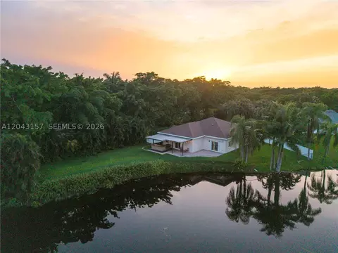 720 S Old Nob Hill Rd, Plantation, FL 33324