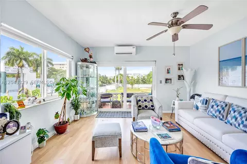9281 W Bay Harbor Dr #15, Bay Harbor Islands, FL 33154