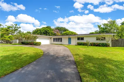 8255 SW 134th St, Pinecrest, FL 33156