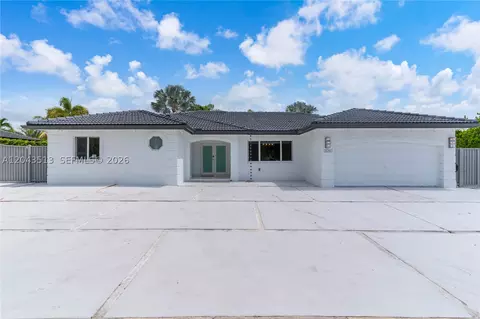 13261 SW 204th St, Miami, FL 33177