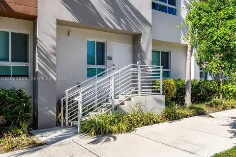 2505 NE 193rd St #4108, Miami, FL 33180