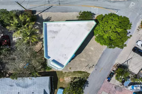 View/Area - 19 Park Dr, Key Largo, FL 33037 photo 9 of 13