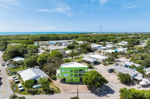 View/Area - 19 Park Dr, Key Largo, FL 33037 photo 7 of 13