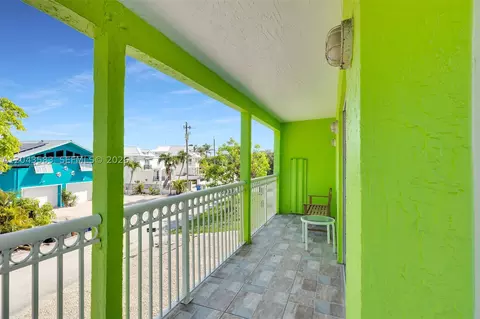 Exterior - 19 Park Dr, Key Largo, FL 33037 photo 4 of 7