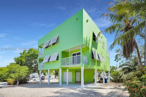 Exterior - 19 Park Dr, Key Largo, FL 33037 photo 3 of 7