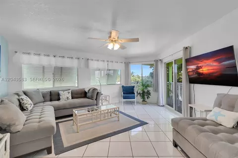 Living - 19 Park Dr, Key Largo, FL 33037 photo 1 of 4