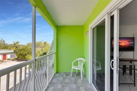 Exterior - 19 Park Dr, Key Largo, FL 33037 photo 6 of 7