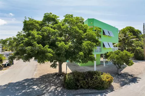 Exterior - 19 Park Dr, Key Largo, FL 33037 photo 7 of 7
