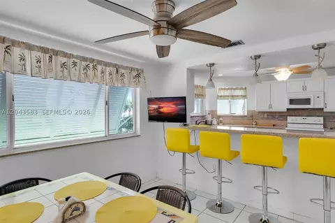 Dining - 19 Park Dr, Key Largo, FL 33037 photo 2 of 2