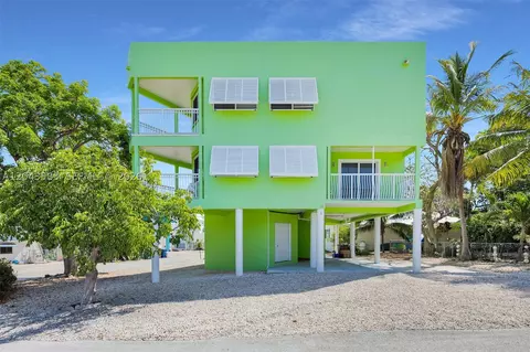 Exterior - 19 Park Dr, Key Largo, FL 33037 photo 2 of 7