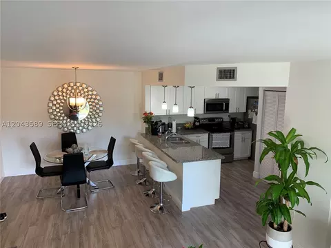 8660 SW 212th St #305, Cutler Bay, FL 33189