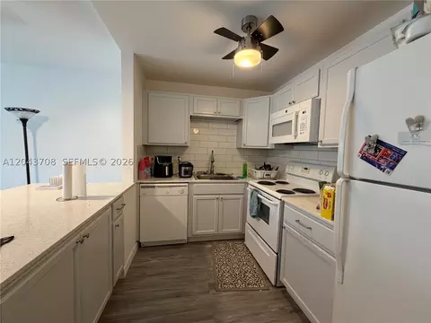 4174 Inverrary Dr #408, Lauderhill, FL 33319