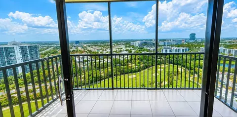 20335 W Country Club Dr #2210, Aventura, FL 33180