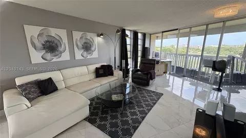 6901 Environ Blvd #6C, Lauderhill, FL 33319